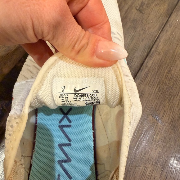 Nike Air Max 270 - White, Pink, and Blue - Picture 4 of 5